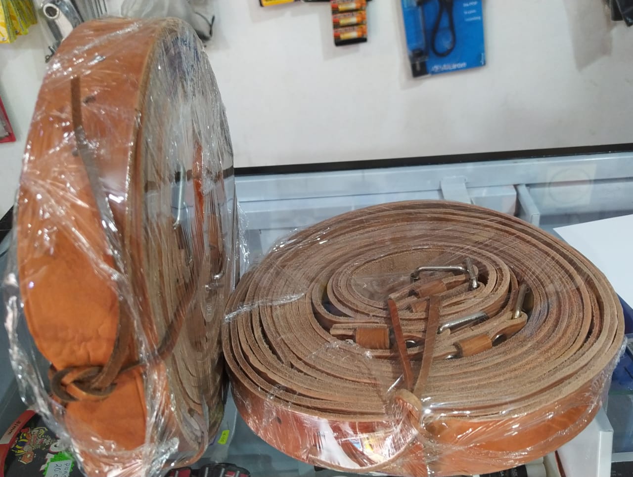 CORREA DE CUERO PIEL NATURAL  BOMBO 36´´