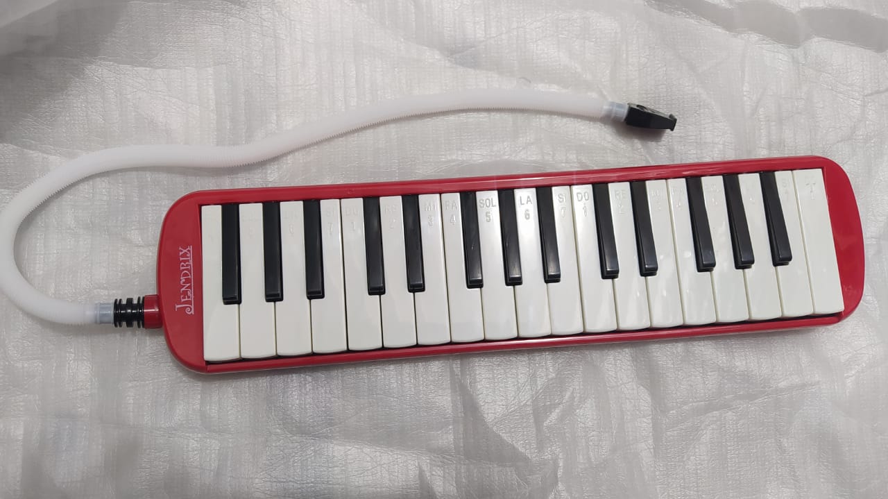 MELODICA DE 32 TECLAS COLOR ROJO