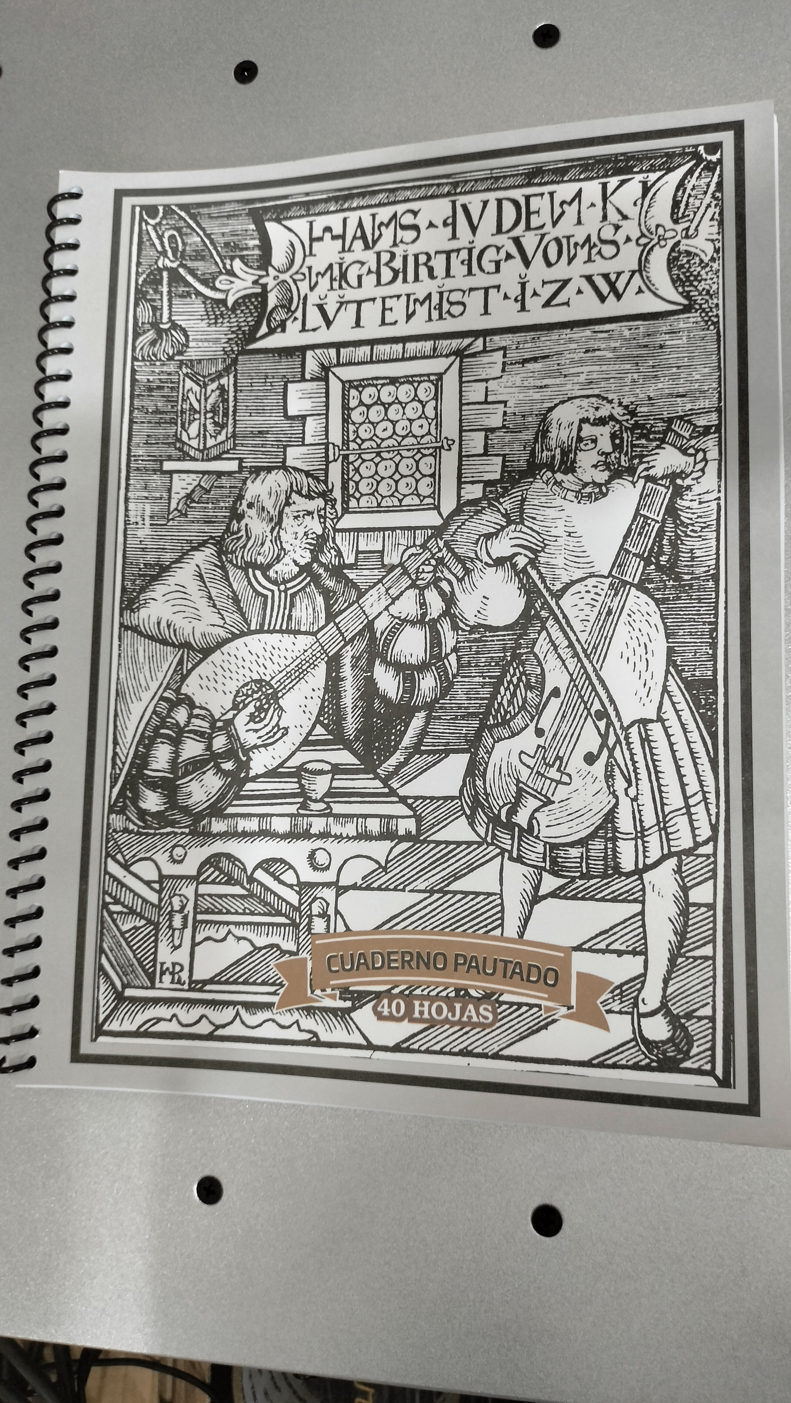 CUADERNO PAUTADO DE 40 HOJAS CON ESPIRAL DE PLASTICO 